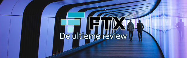 Afbeelding van twee mannen in een futuristische tunnel voorzien van het FTX logo met de tekst de ultieme review