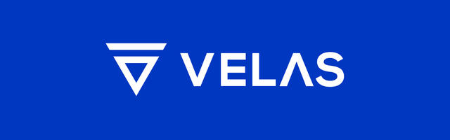 Naam en bedrijfslogo van Velas op een donkerblauwe achtergrond.