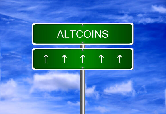 Verkeersborden met het woord 'Altcoins' erop geschreven